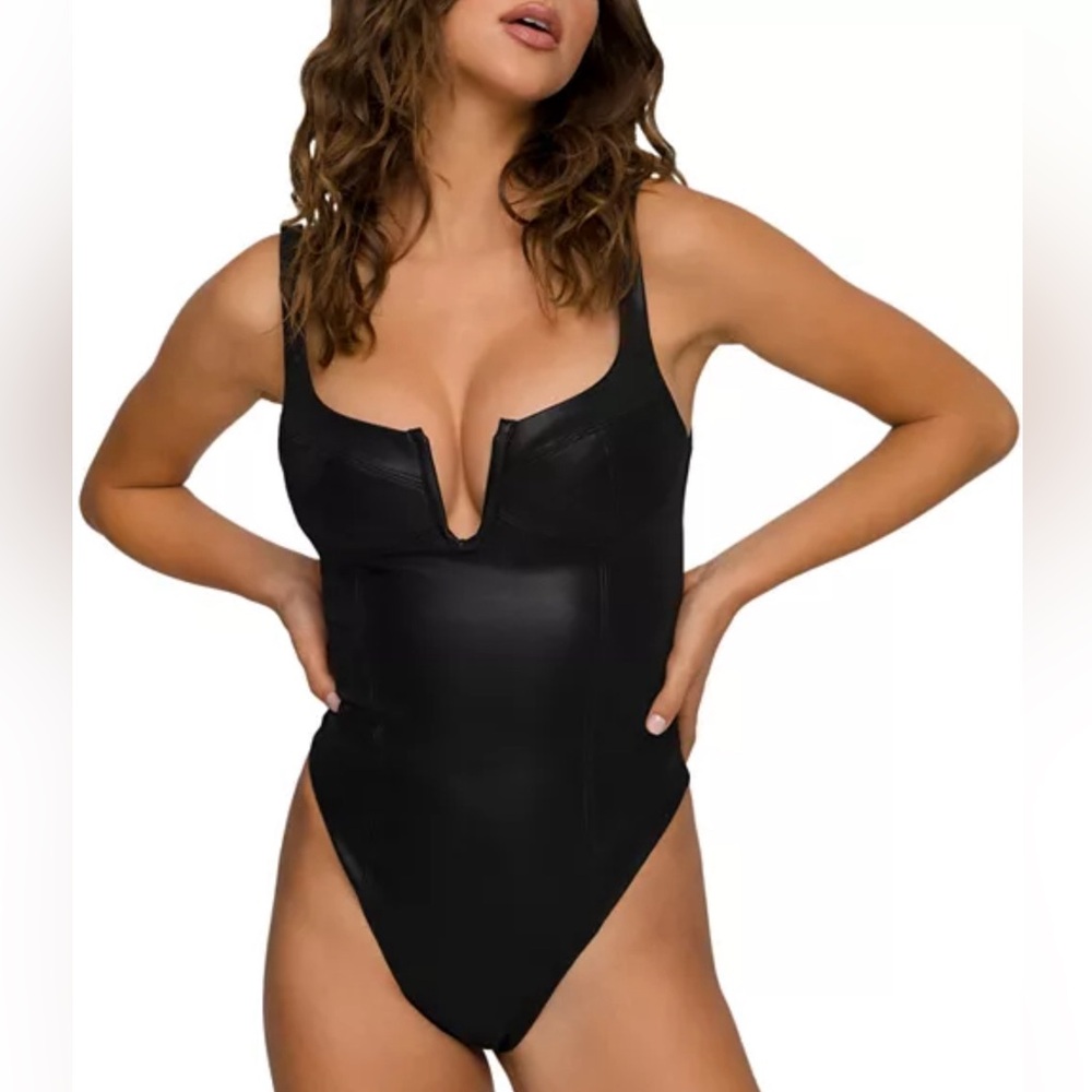 GOOD AMERICAN Corset Bodysuit.